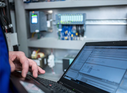 SoftPLCs اور یونیفائیڈ ایج مینجمنٹ کے ساتھ صنعتی کنٹرول کو جدید بنانا